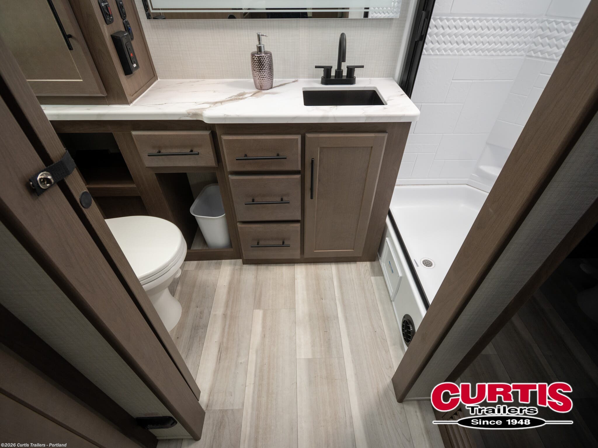 2026 Keystone Cougar Half-Ton 26LBWE - New Travel Trailer For Sale by Curtis Trailers - Portland in Portland, Oregon