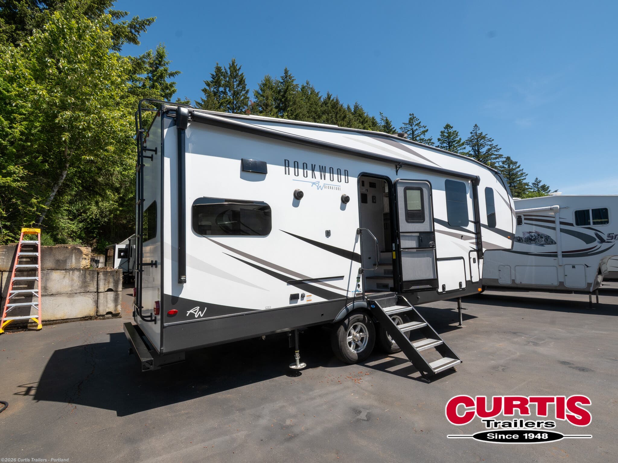 2023 Forest River Rockwood 2442B - Used Fifth Wheel For Sale by Curtis Trailers - Portland in Portland, Oregon
