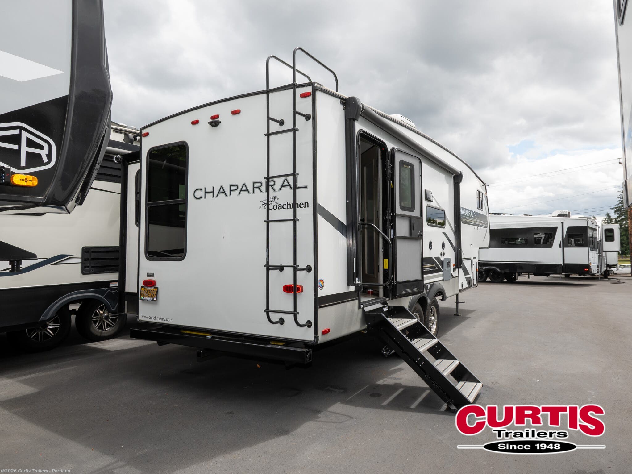 2021 Coachmen Chapparal Lite 25RE - Used Fifth Wheel For Sale by Curtis Trailers - Portland in Portland, Oregon