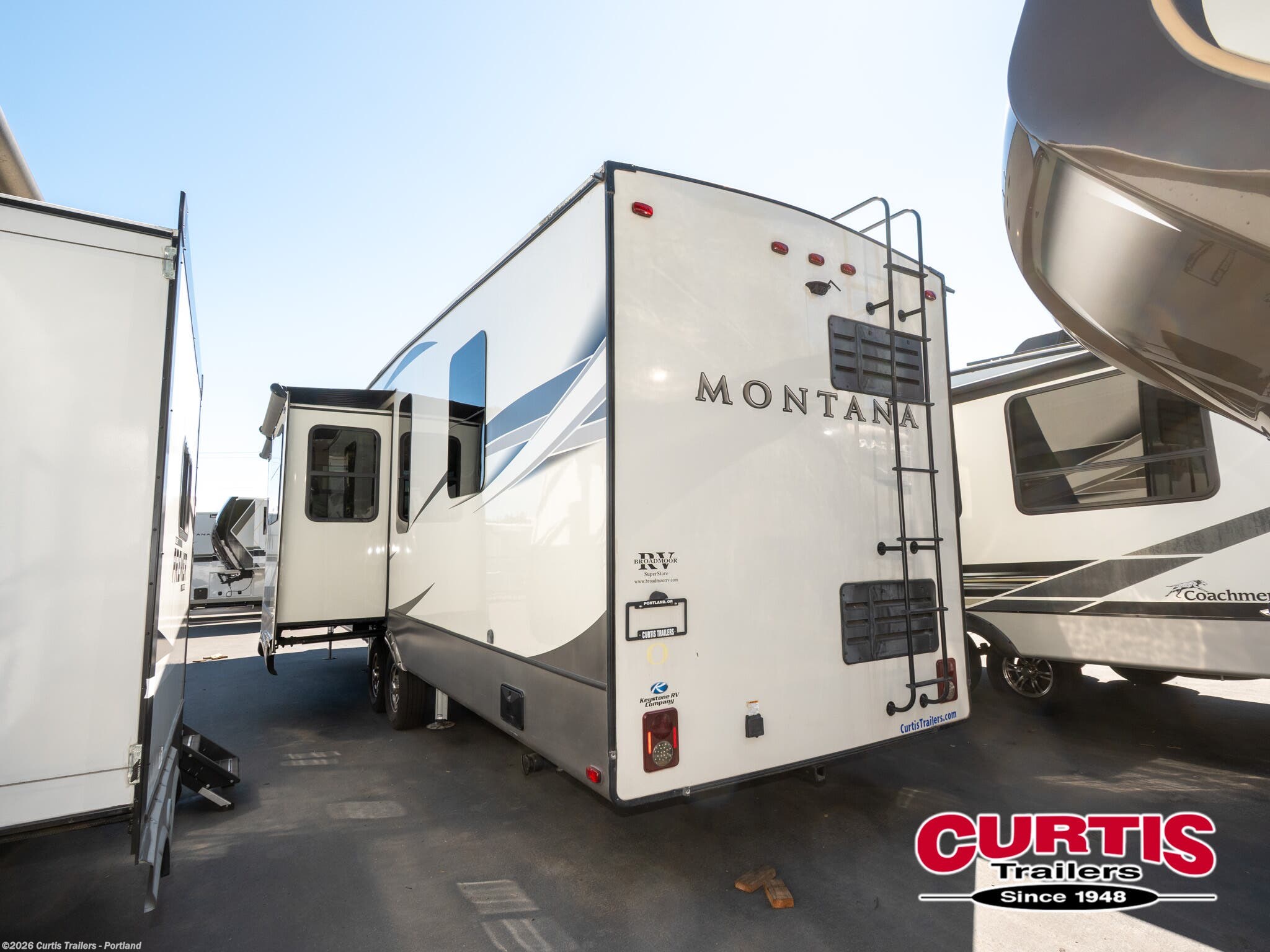 2020 Keystone Montana 3700lk - Used Fifth Wheel For Sale by Curtis Trailers - Portland in Portland, Oregon
