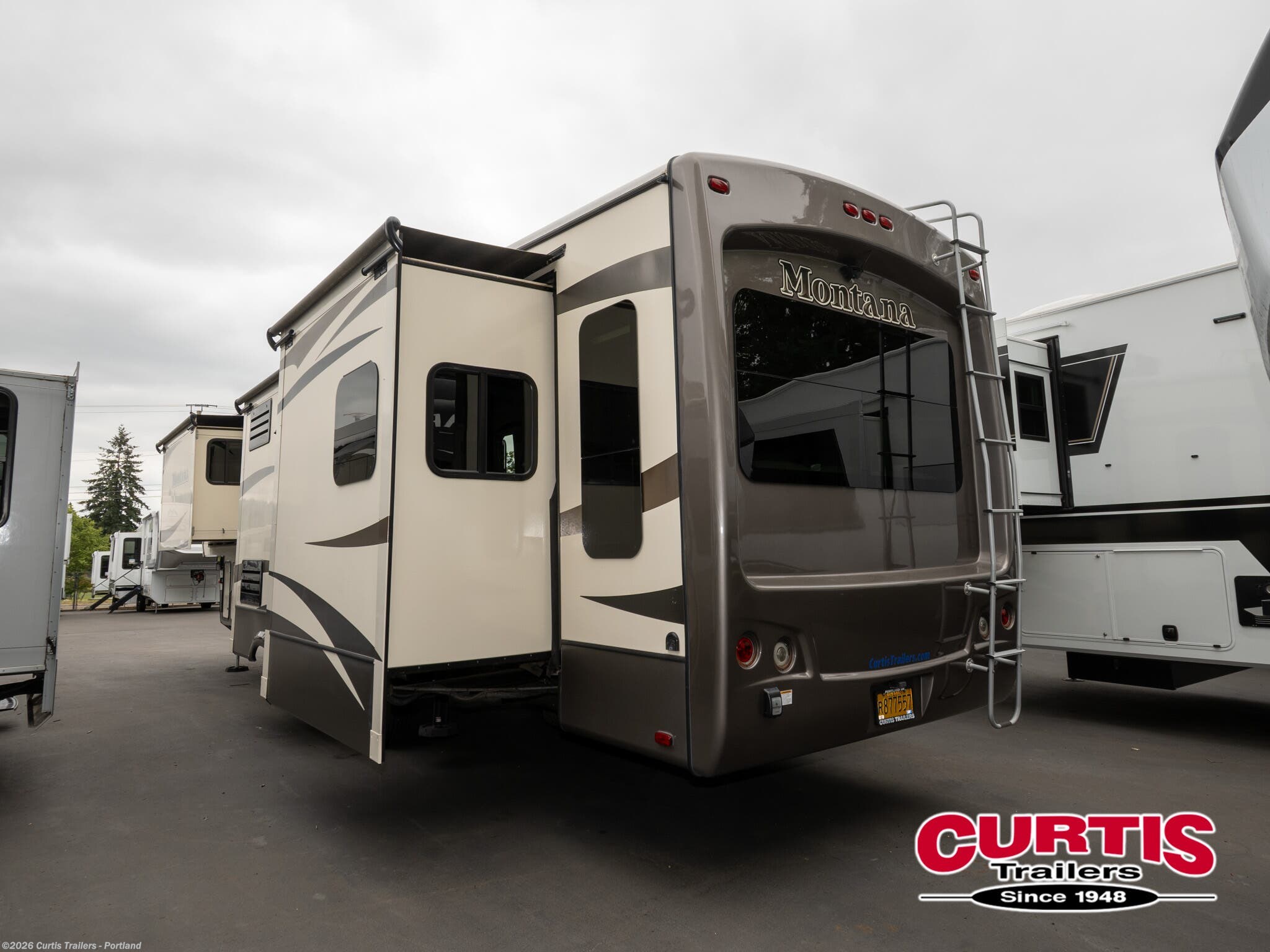 2016 Montana 3402RL by Keystone from Curtis Trailers - Portland in Portland, Oregon