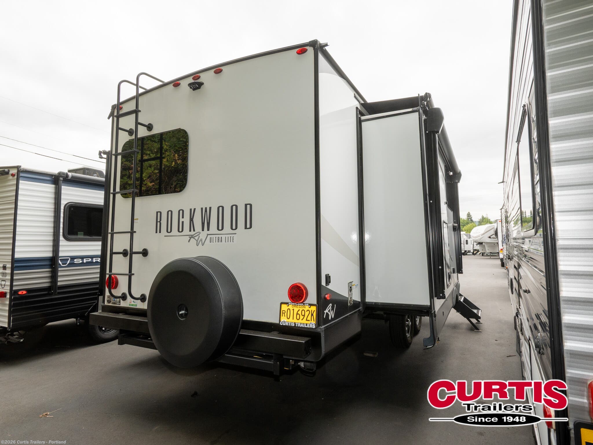 2023 Forest River Rockwood 2720IK - Used Travel Trailer For Sale by Curtis Trailers - Portland in Portland, Oregon