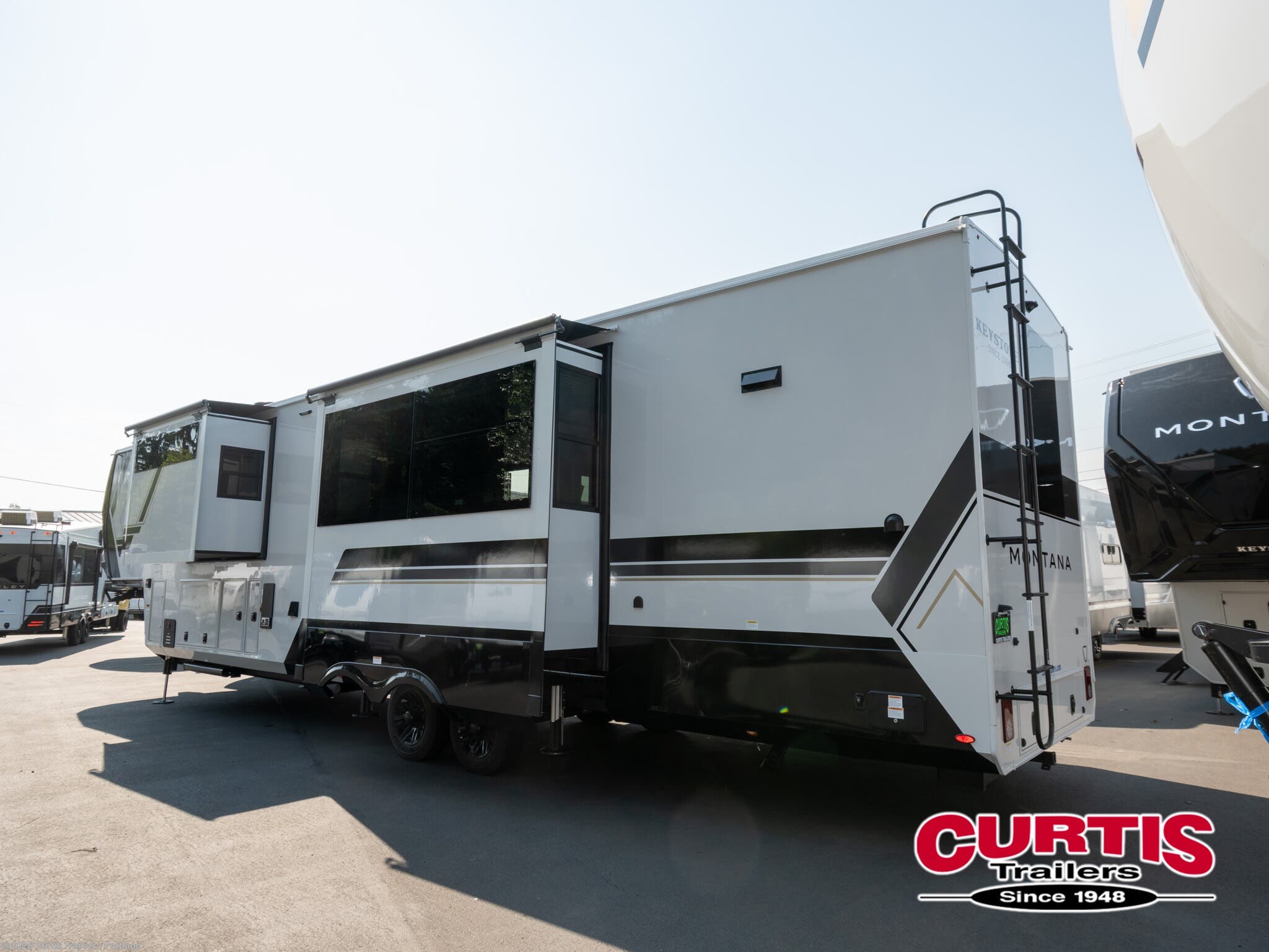 2027 Montana 3900RK by Keystone from Curtis Trailers - Portland in Portland, Oregon