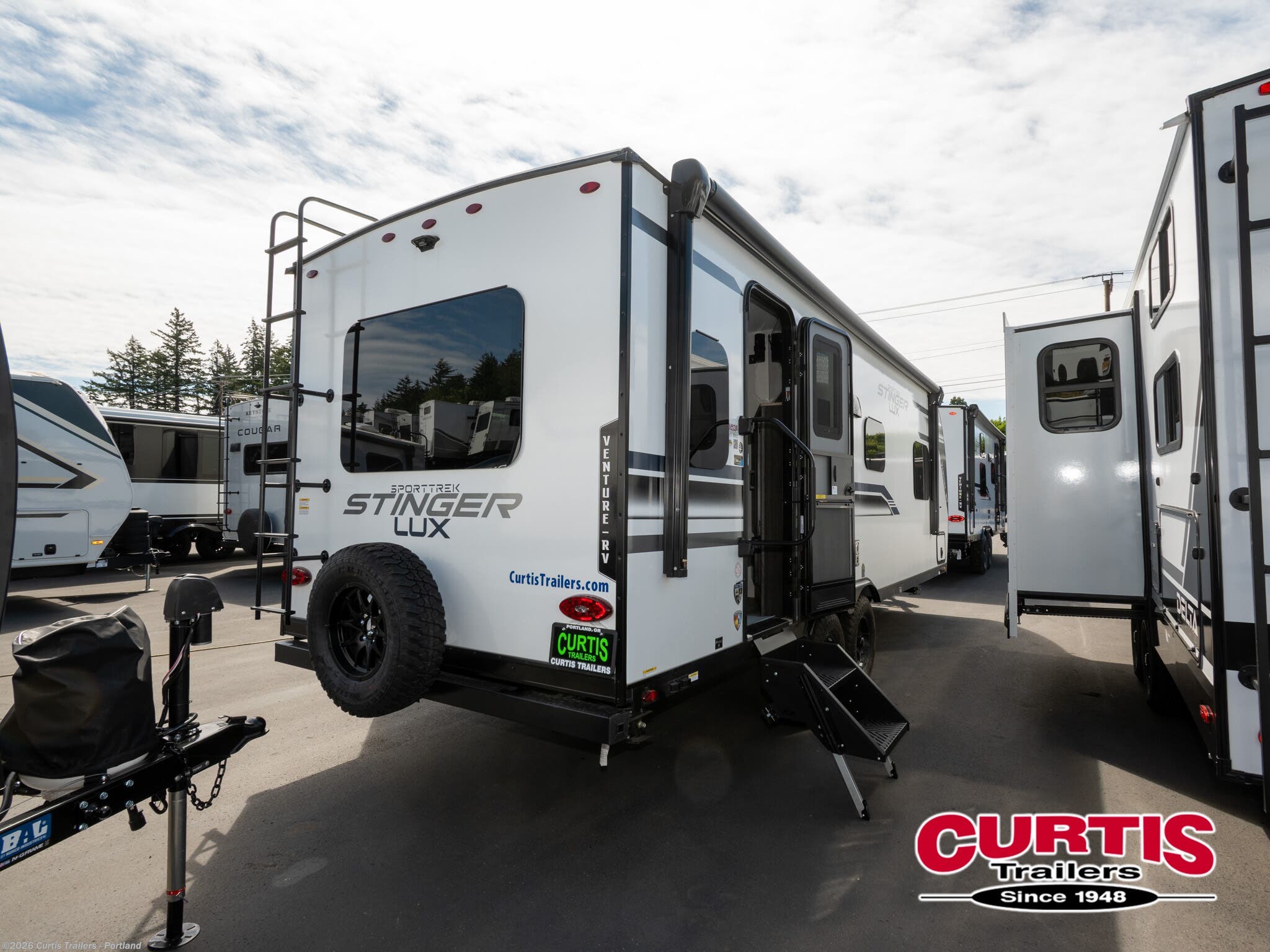 2027 Venture RV SportTrek Stinger 232VRL - New Travel Trailer For Sale by Curtis Trailers - Portland in Portland, Oregon