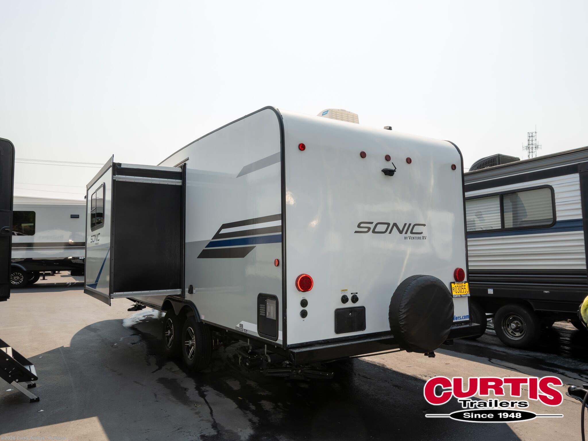 2021 Venture RV Sonic 220vrb - Used Travel Trailer For Sale by Curtis Trailers - Portland in Portland, Oregon