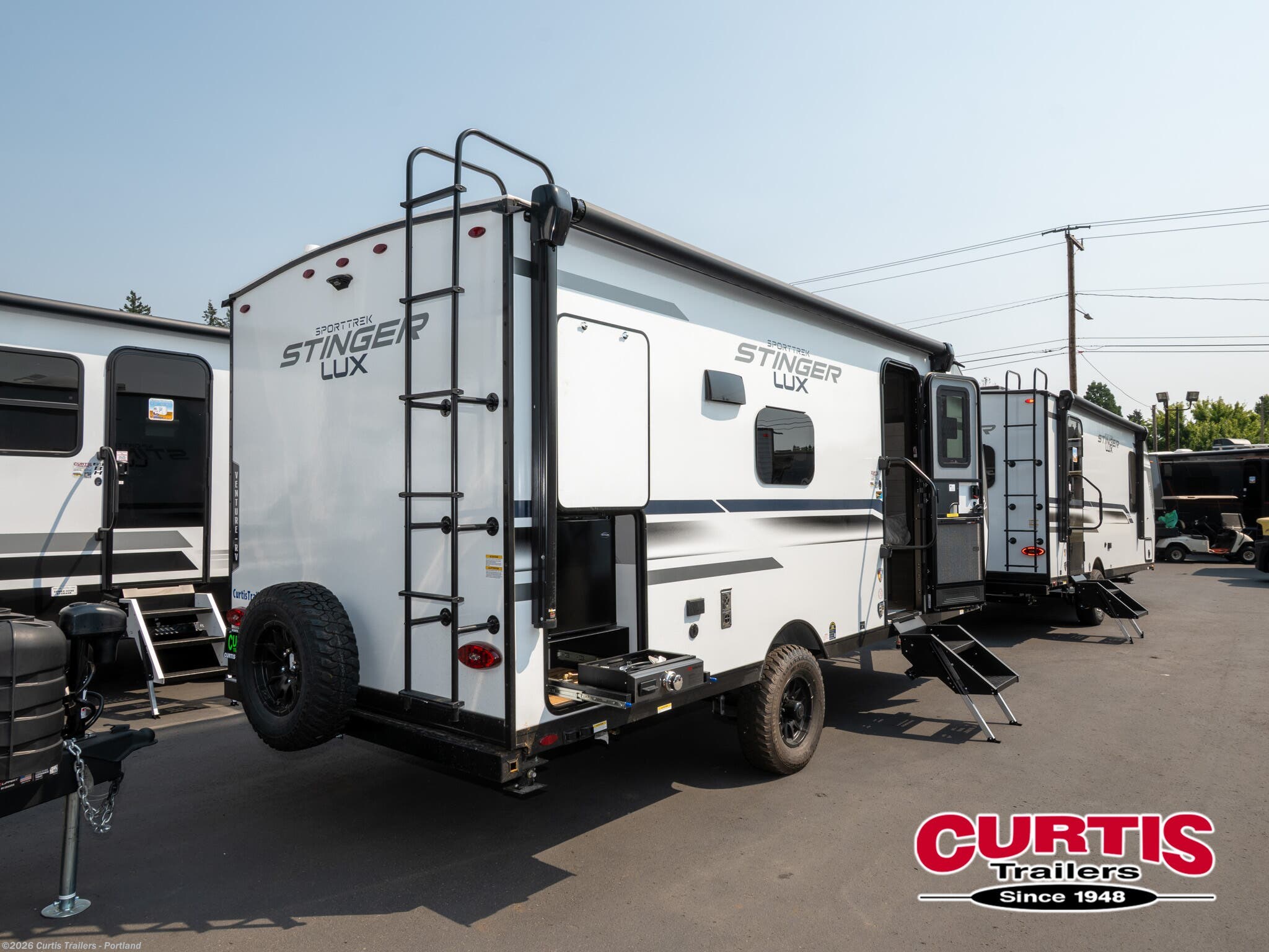2027 Venture RV SportTrek Stinger Lite 171VMK - New Travel Trailer For Sale by Curtis Trailers - Portland in Portland, Oregon