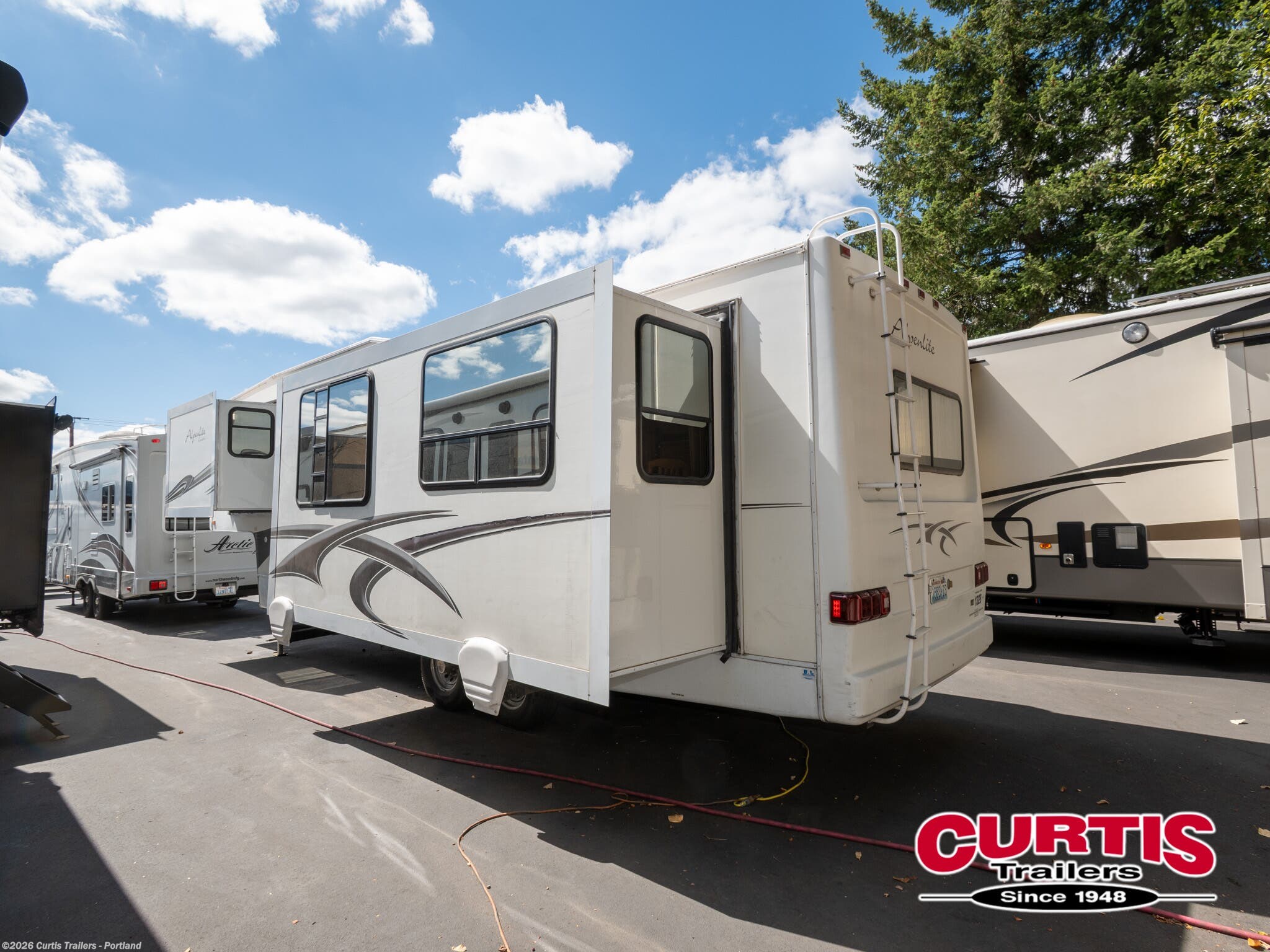 2005 Western RV Alpenlite 32RK - Used Fifth Wheel For Sale by Curtis Trailers - Portland in Portland, Oregon