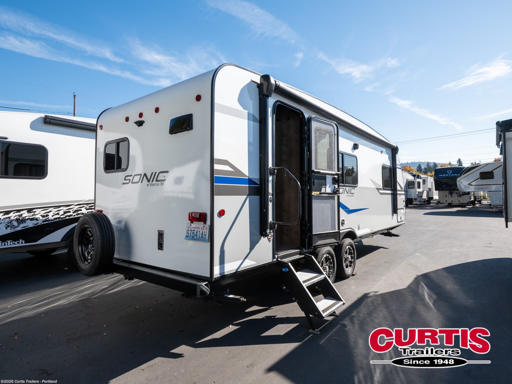 2022 Venture RV Sonic 231vrk - Used Travel Trailer For Sale by Curtis Trailers - Portland in Portland, Oregon