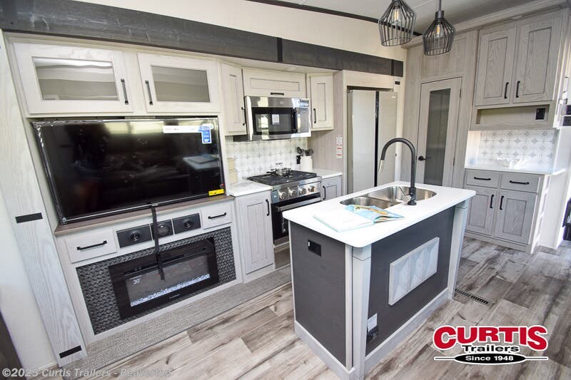 2024 Keystone Montana High Country 295rl RV for Sale in Beaverton, OR