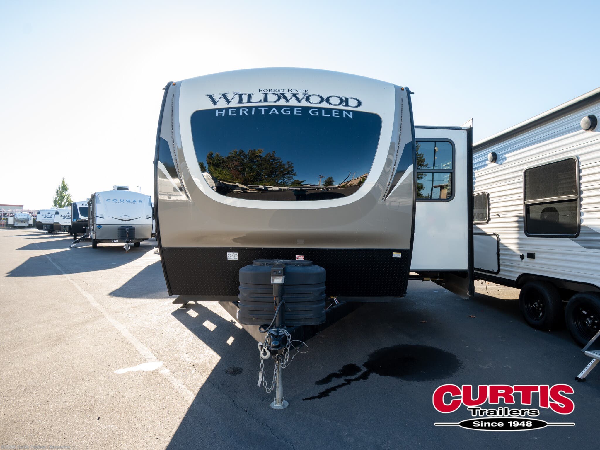 2023 Forest River Heritage Glen 270FKS - Used Travel Trailer For Sale by Curtis Trailers - Beaverton in Beaverton, Oregon