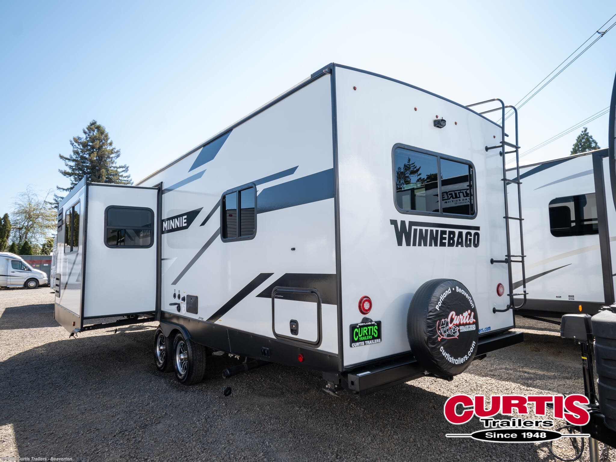 2023 Minnie 2832FK by Winnebago from Curtis Trailers - Beaverton in Beaverton, Oregon