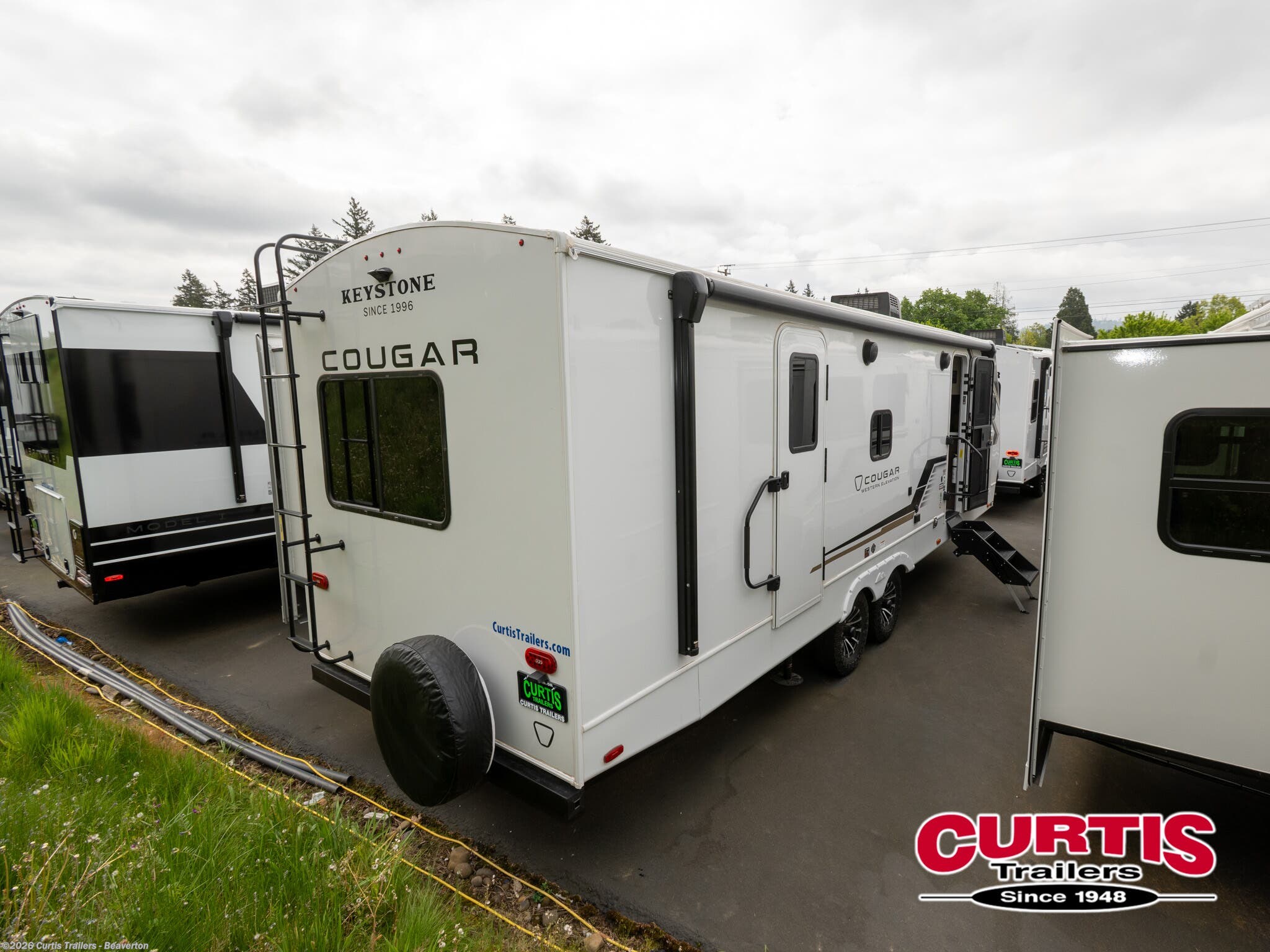 2026 Keystone Cougar Half-Ton 25fkwe - New Travel Trailer For Sale by Curtis Trailers - Portland in Portland, Oregon