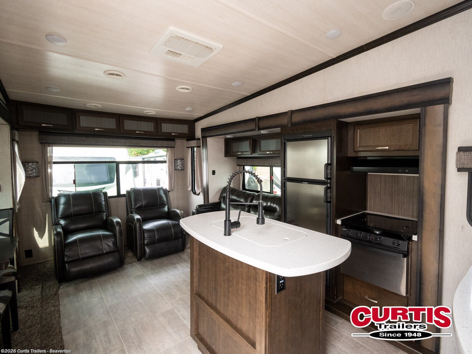 Used 2018 Heartland Sundance 289TS available in Beaverton, Oregon