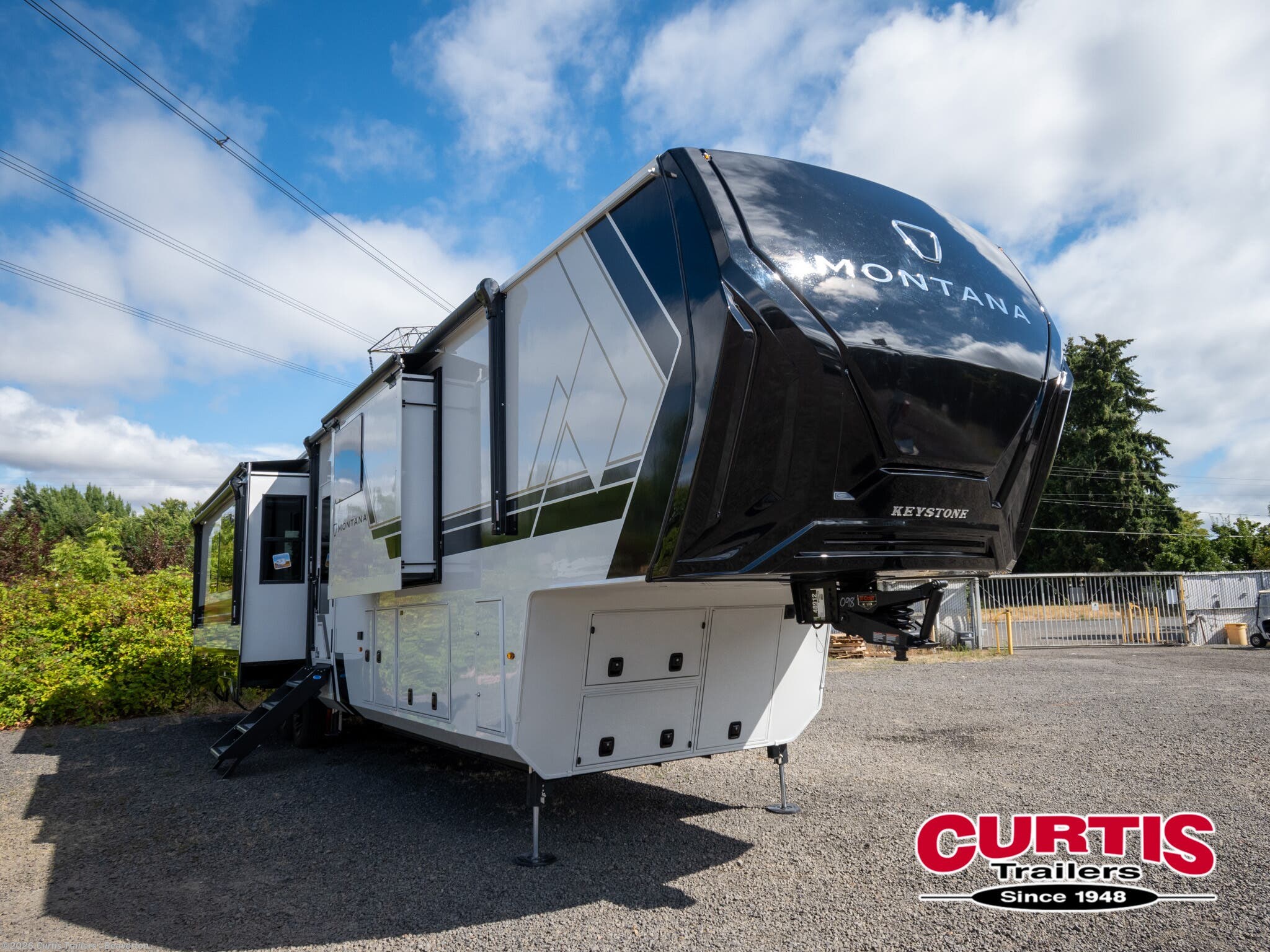 2027 Montana 3900RK by Keystone from Curtis Trailers - Beaverton in Beaverton, Oregon