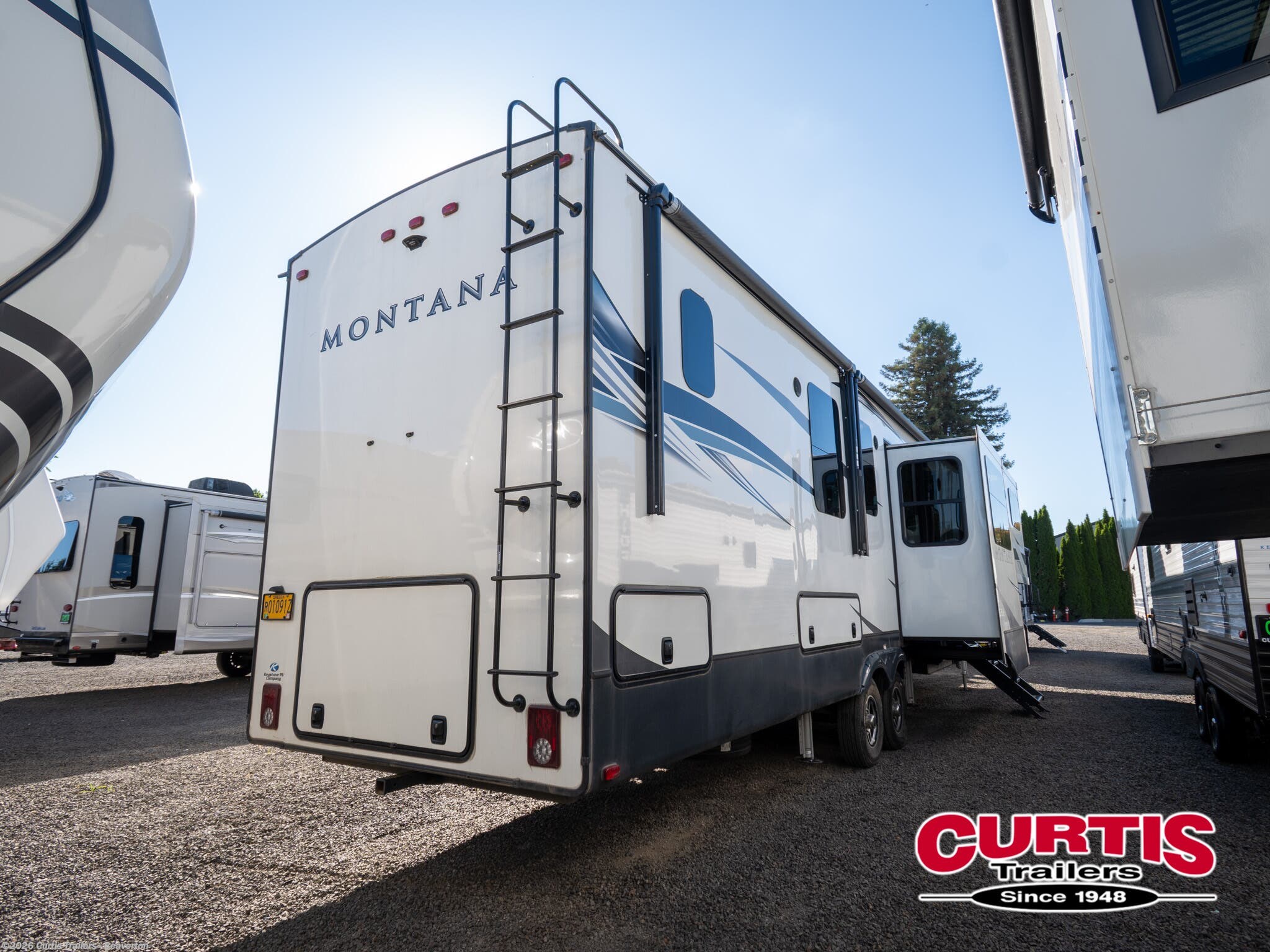 Used 2021 Keystone Montana 3762BP available in Beaverton, Oregon