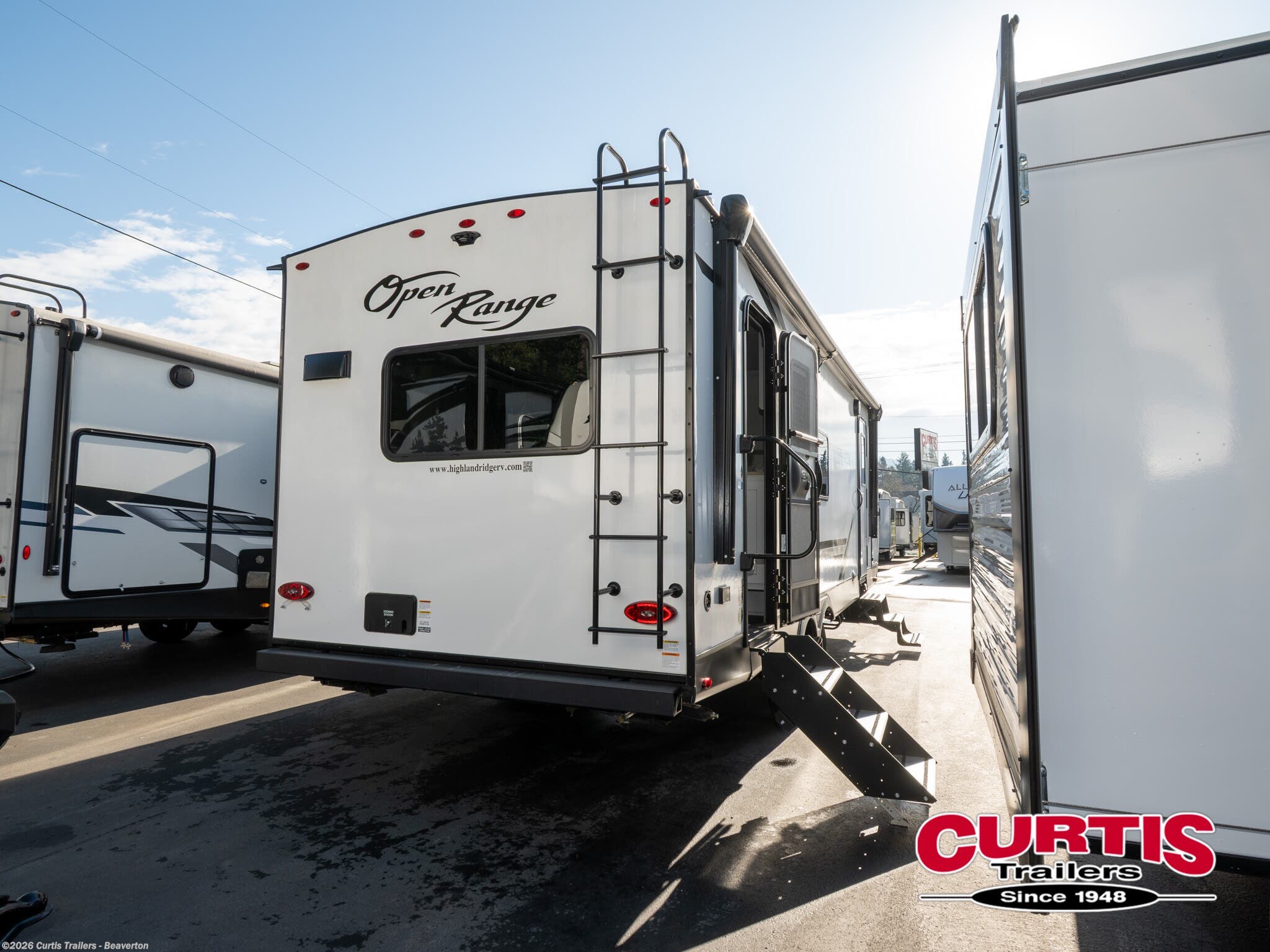 2024 Highland Ridge RANGE LITE 233ML - Used Travel Trailer For Sale by Curtis Trailers - Beaverton in Beaverton, Oregon