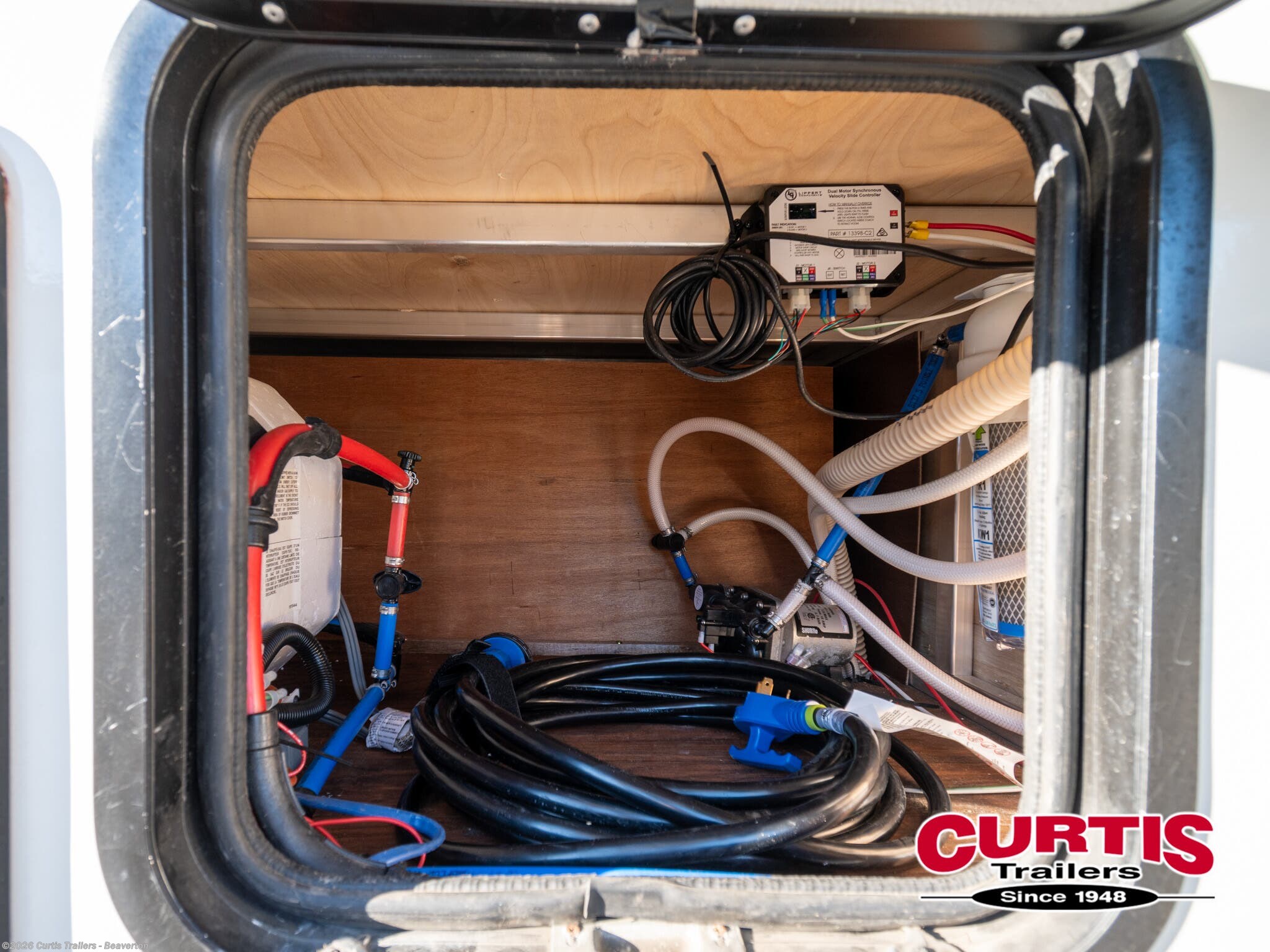 2015 Forest River Rockwood Ultra Light 2604WS - Used Travel Trailer For Sale by Curtis Trailers - Beaverton in Beaverton, Oregon