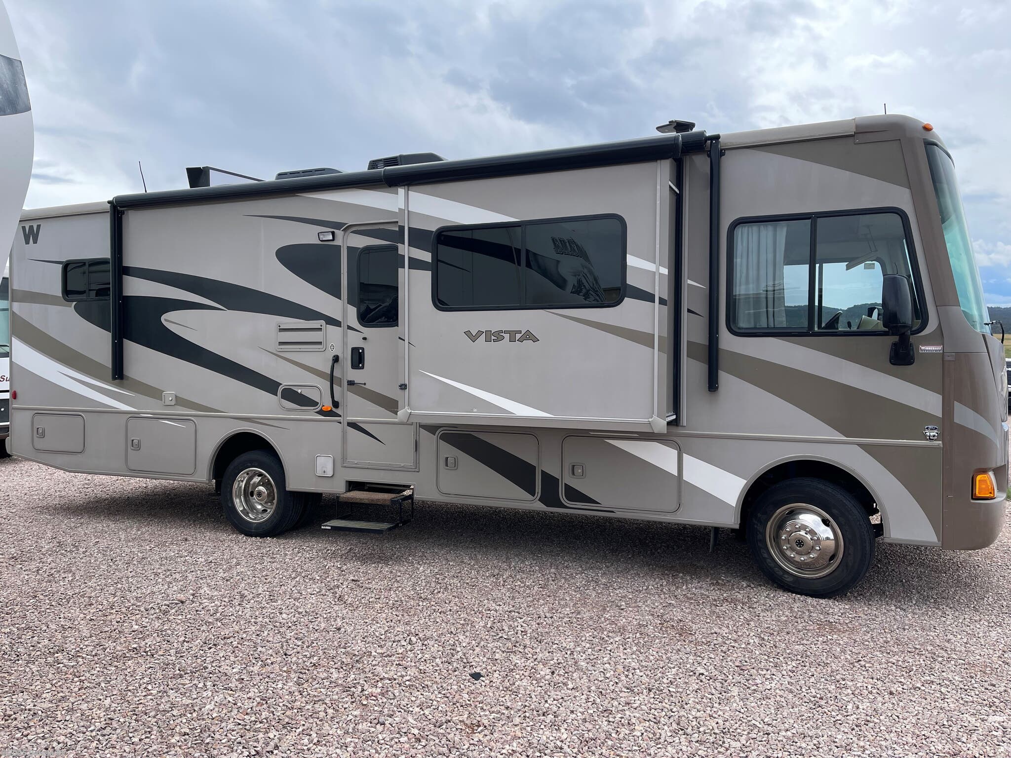 2014 Winnebago Vista 30T RV for Sale in Rapid City, SD 57702 C1184