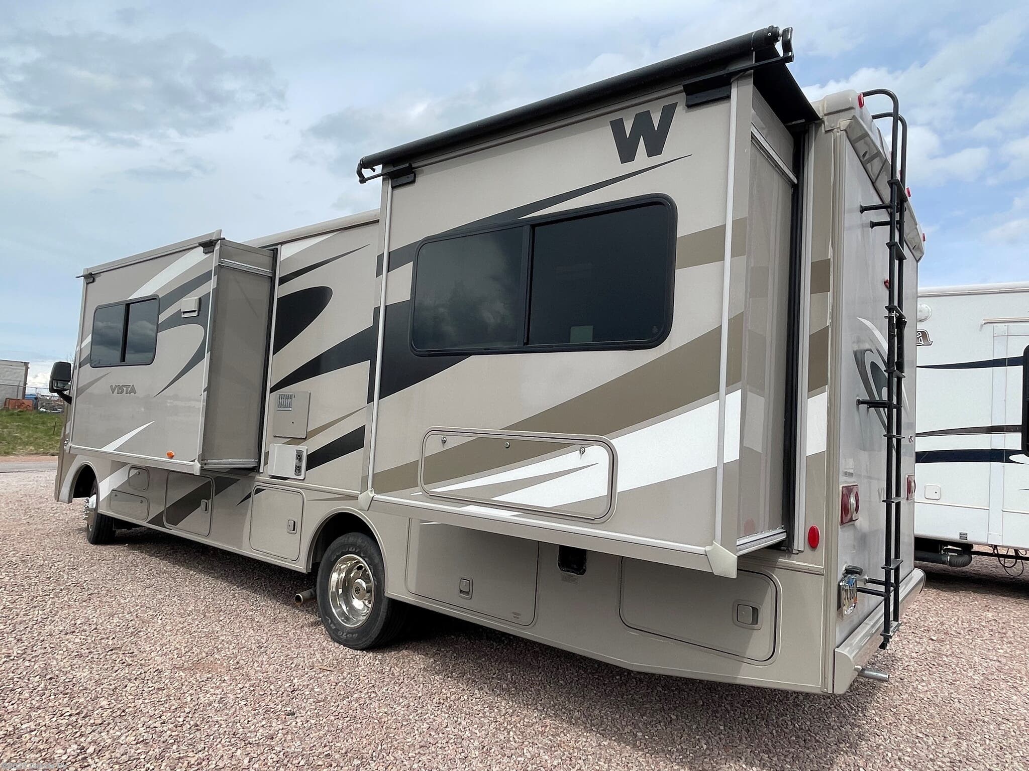 2014 Winnebago Vista 30T RV for Sale in Rapid City, SD 57702 C1184