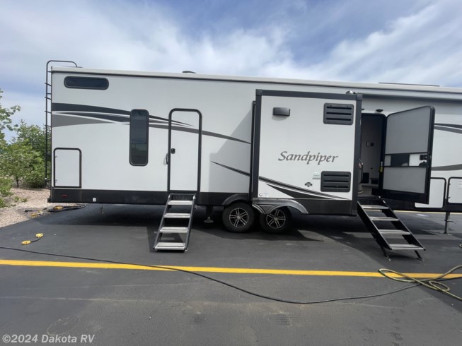 2022 Forest River Sandpiper 3440BH - Used Fifth Wheel For Sale by Dakota RV in Rapid City, South Dakota