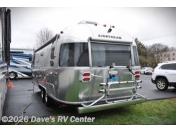 2020 Flying Cloud 25RB Queen by Airstream from Dave's RV Center in Danbury, Connecticut