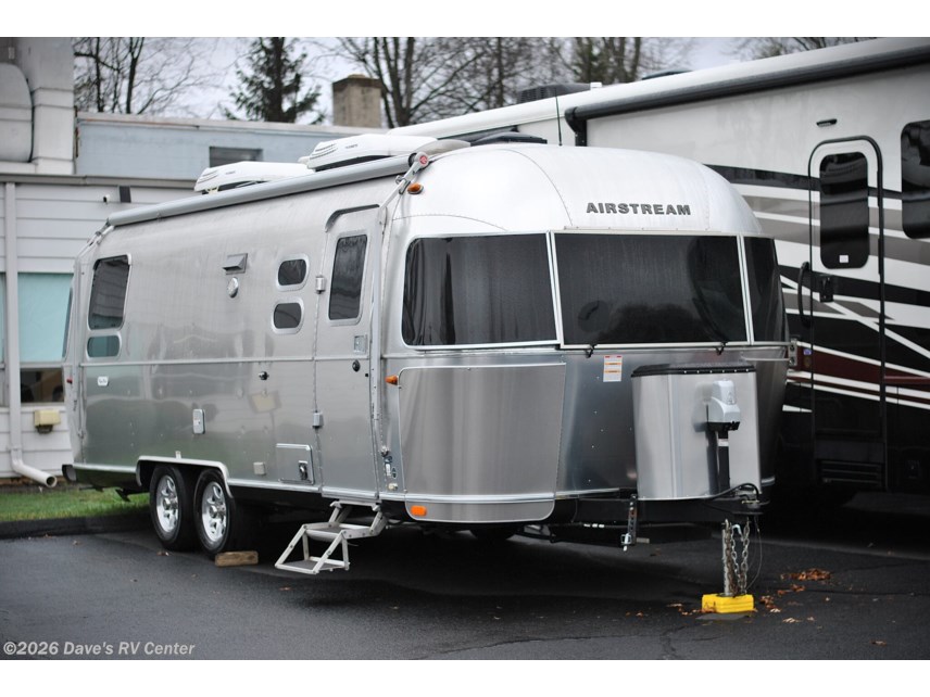 Used 2020 Airstream Flying Cloud 25RB Queen available in Danbury, Connecticut