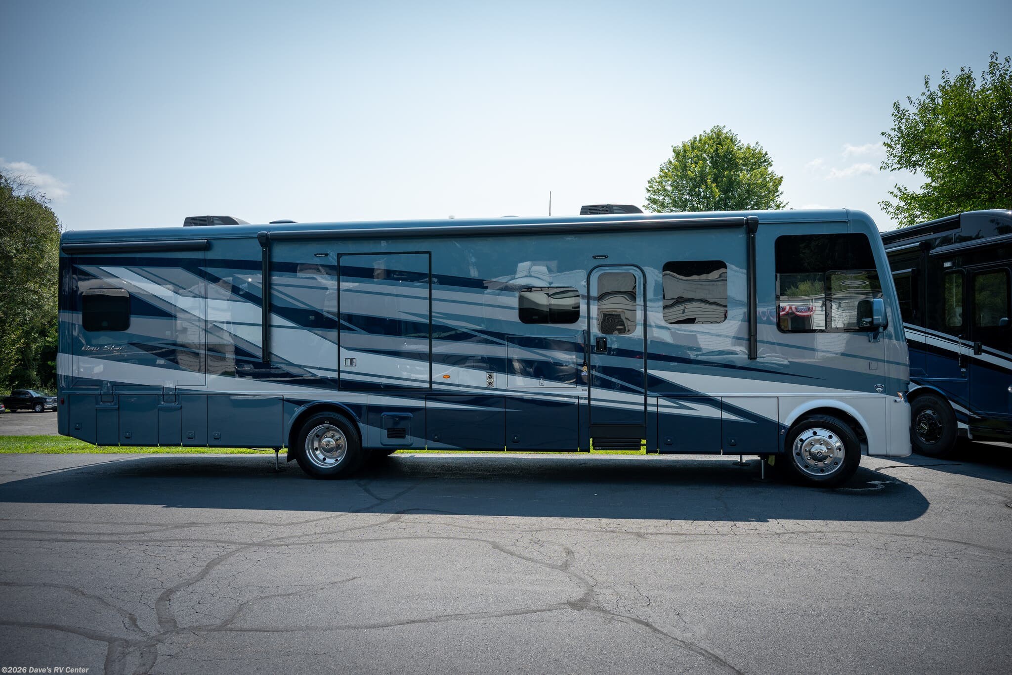2027 Bay Star 3811 by Newmar from Dave's RV Center in Danbury, Connecticut