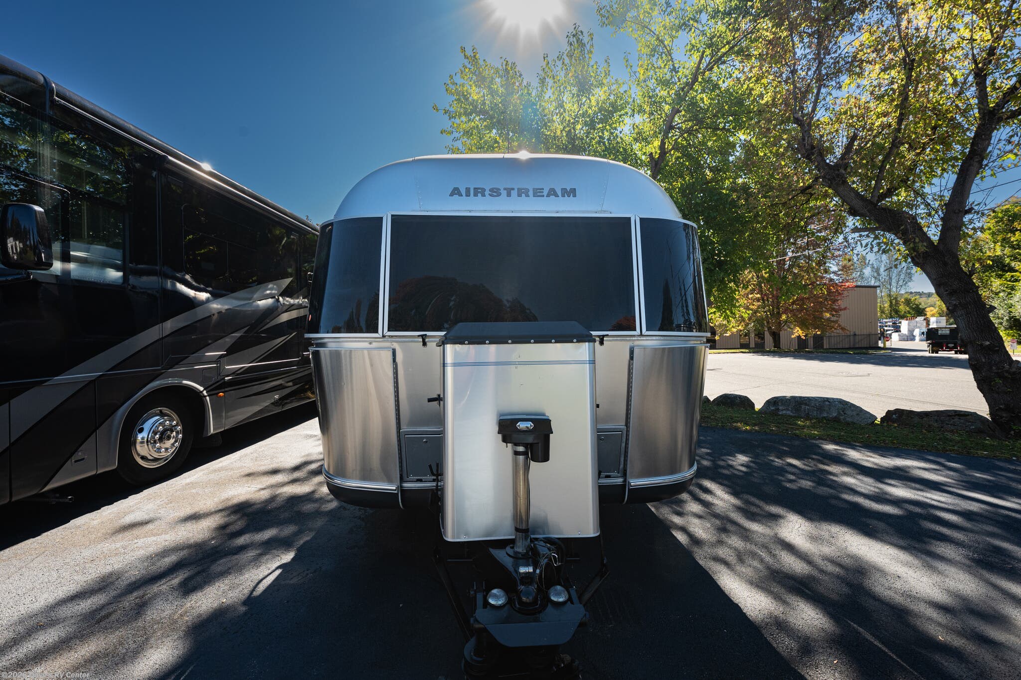 2011 Airstream Classic Limited 34 - Used Travel Trailer For Sale by Dave's RV Center in Danbury, Connecticut