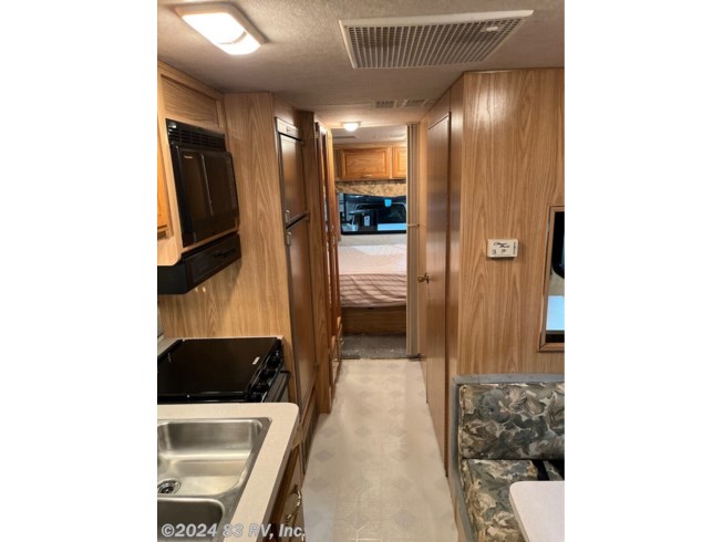 2001 Flair 25Y by Fleetwood from 83 RV, Inc. in Long Grove, Illinois