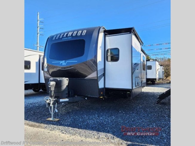 2023 Rockwood Signature Ultra Lite 8262RBS by Forest River from Driftwood RV Center in Clermont, New Jersey