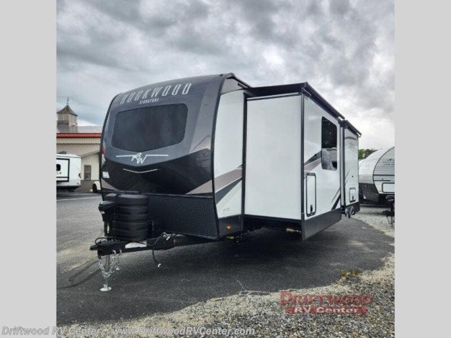 2023 Rockwood Signature Ultra Lite 8263MBR by Forest River from Driftwood RV Center in Clermont, New Jersey
