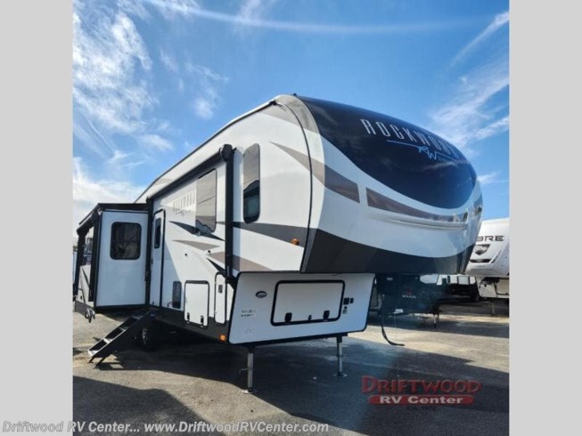 New 2024 Forest River Rockwood Signature 361RL available in Clermont, New Jersey