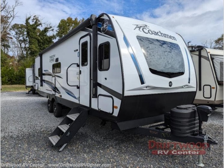 Used 2024 Coachmen Freedom Express Ultra Lite 298FDS available in Clermont, New Jersey