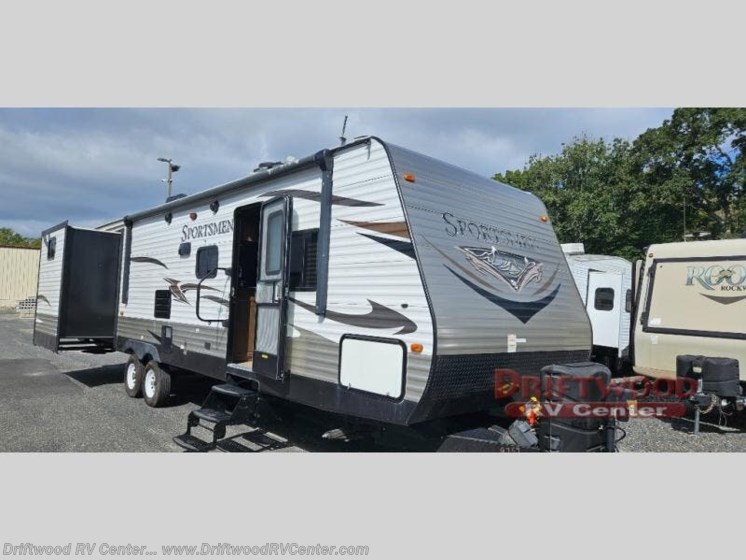 Used 2017 K-Z Sportsmen 323BHK available in Clermont, New Jersey