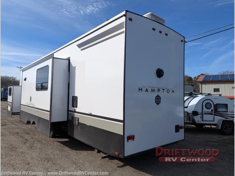 New 2025 CrossRoads Hampton 390PVL available in Clermont, New Jersey