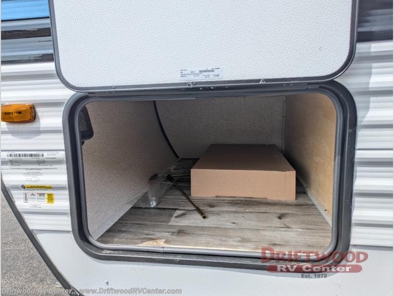 New 2025 CrossRoads Zinger 340RE available in Clermont, New Jersey