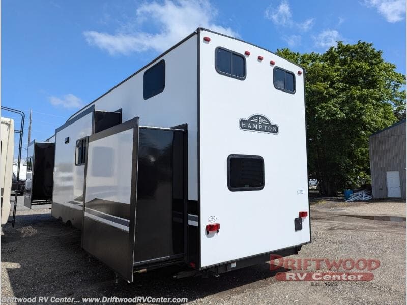 Used 2023 CrossRoads Hampton HP364MBL available in Clermont, New Jersey