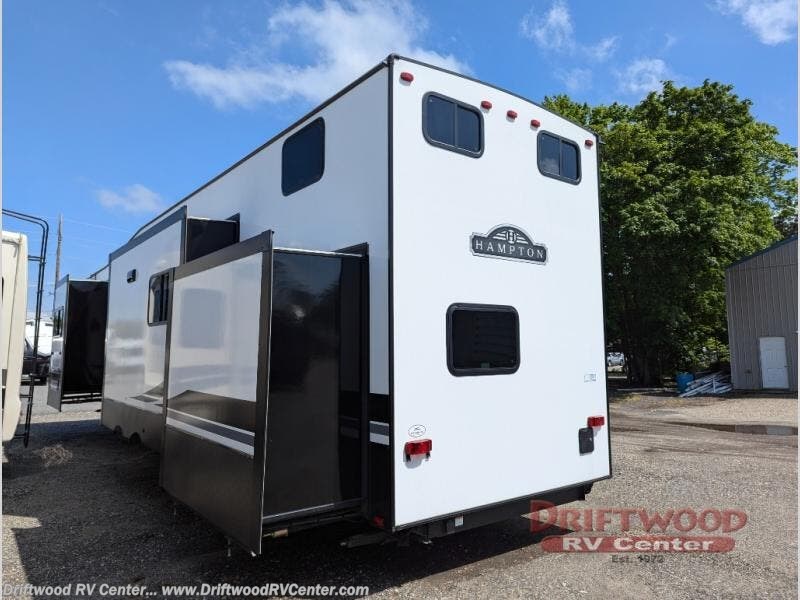 Used 2023 CrossRoads Hampton HP364MBL available in Clermont, New Jersey
