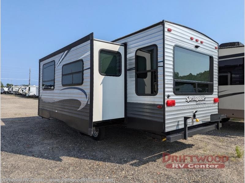 Used 2017 Keystone Summerland 2660RL available in Clermont, New Jersey