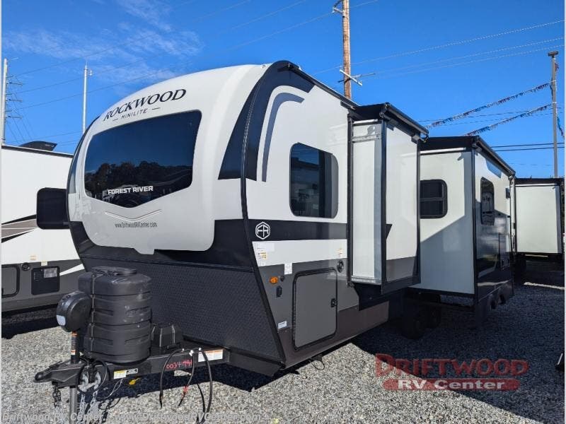 2026 Rockwood Mini Lite 2522FB by Forest River from Driftwood RV Center in Clermont, New Jersey