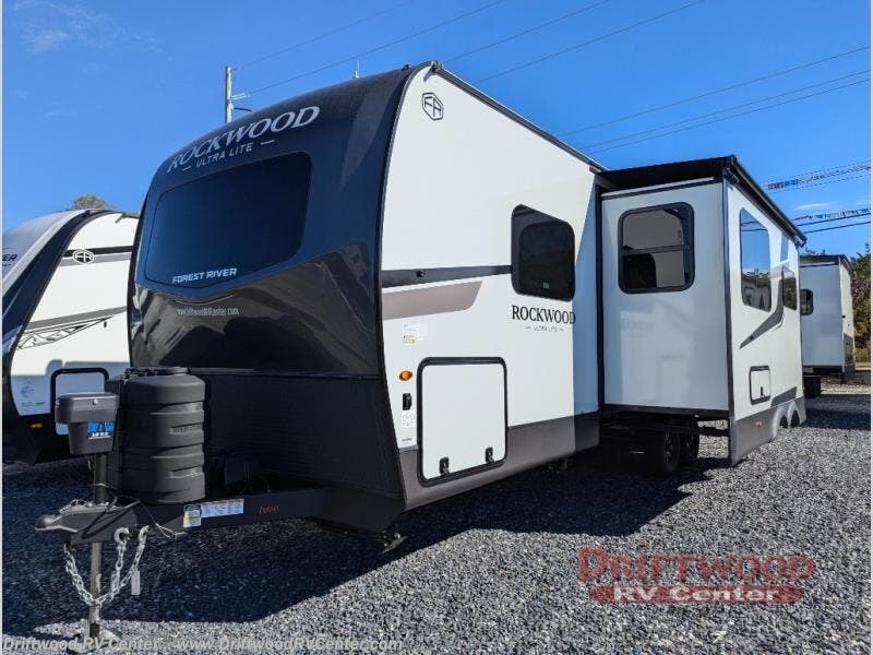 2026 Rockwood Ultra Lite 2706BH by Forest River from Driftwood RV Center in Clermont, New Jersey
