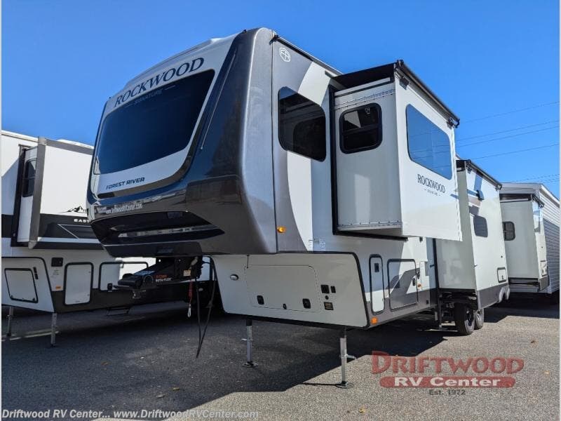 2026 Rockwood Signature 402SFL by Forest River from Driftwood RV Center in Clermont, New Jersey