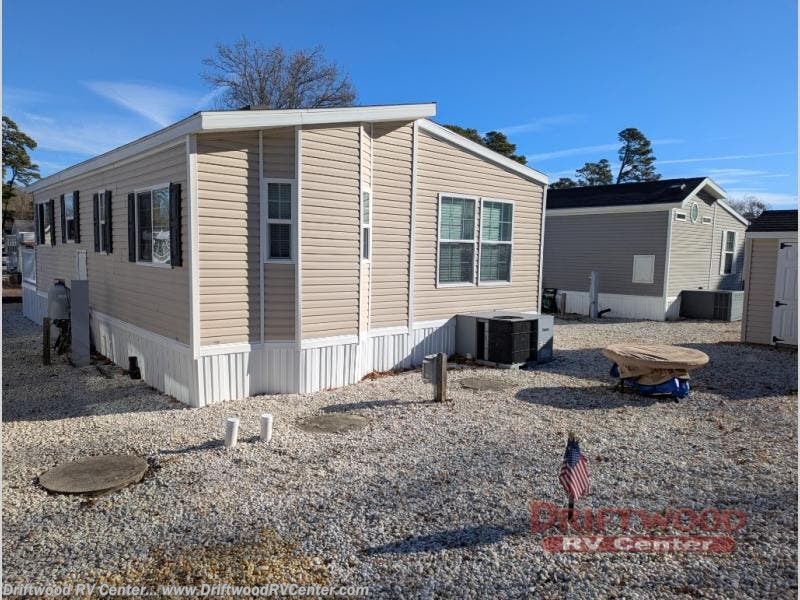 Used 2013 Skyline Shore Park 1991CTS available in Clermont, New Jersey