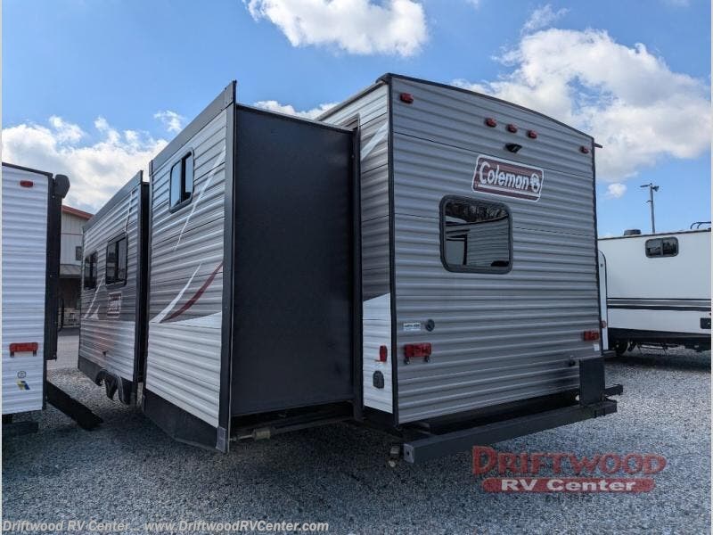 Used 2019 Coleman Lantern Series 337BH available in Clermont, New Jersey