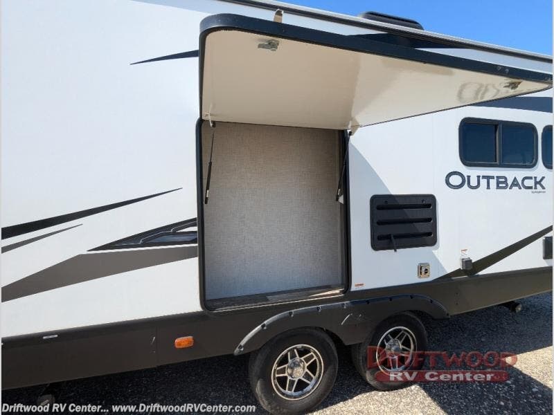 Used 2020 Keystone Outback Ultra Lite 260UML available in Clermont, New Jersey