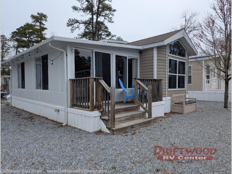 2019 Canterbury Parkvue 38FLL by RC Industries from Driftwood RV Center in Clermont, New Jersey