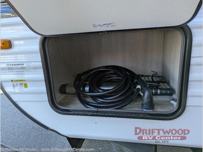 Used 2025 CrossRoads Zinger 340BH available in Clermont, New Jersey