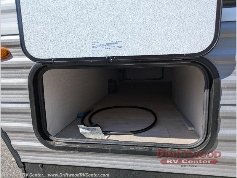 New 2026 Coachmen Clipper 6K Series 25RB available in Clermont, New Jersey