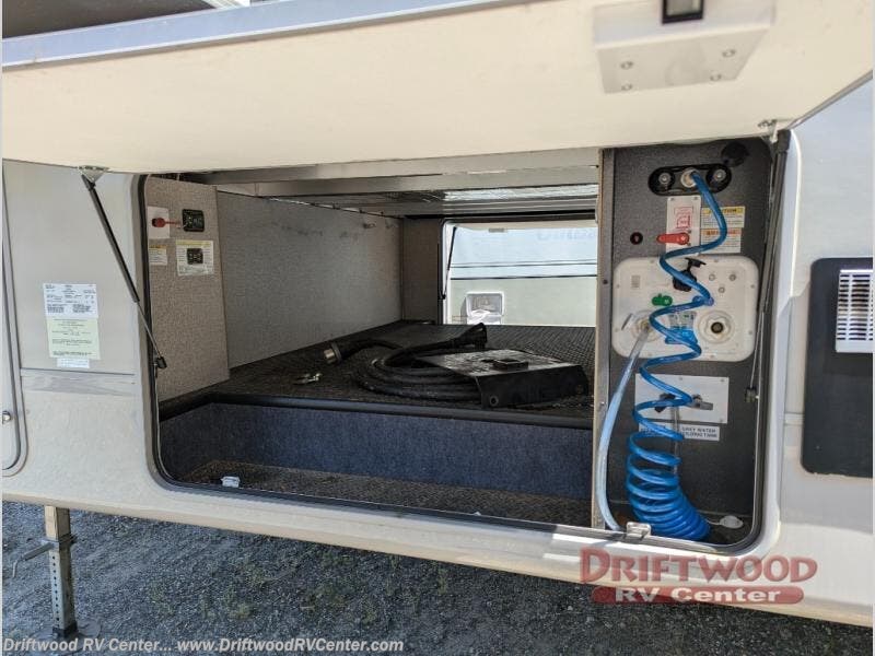 Used 2020 Jayco Eagle 319MLOK available in Clermont, New Jersey