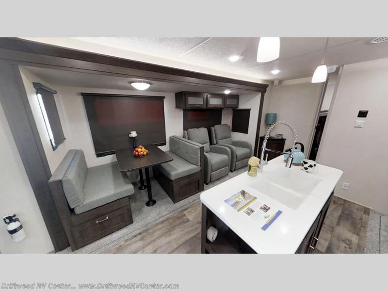 Used 2019 Forest River Wildwood 32BHI available in Clermont, New Jersey